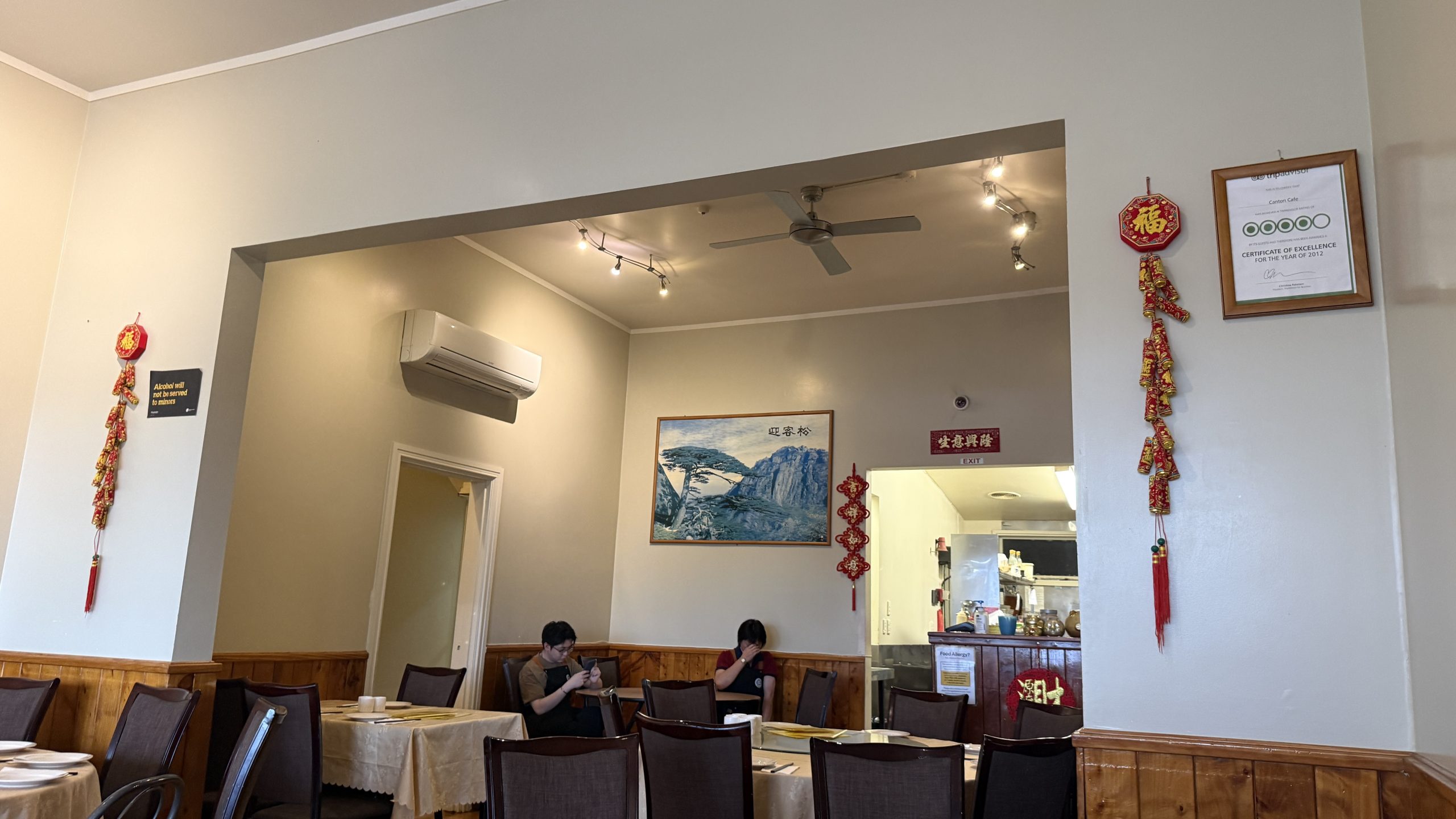 Canton Cafe - An Avid Traveller - Interior 