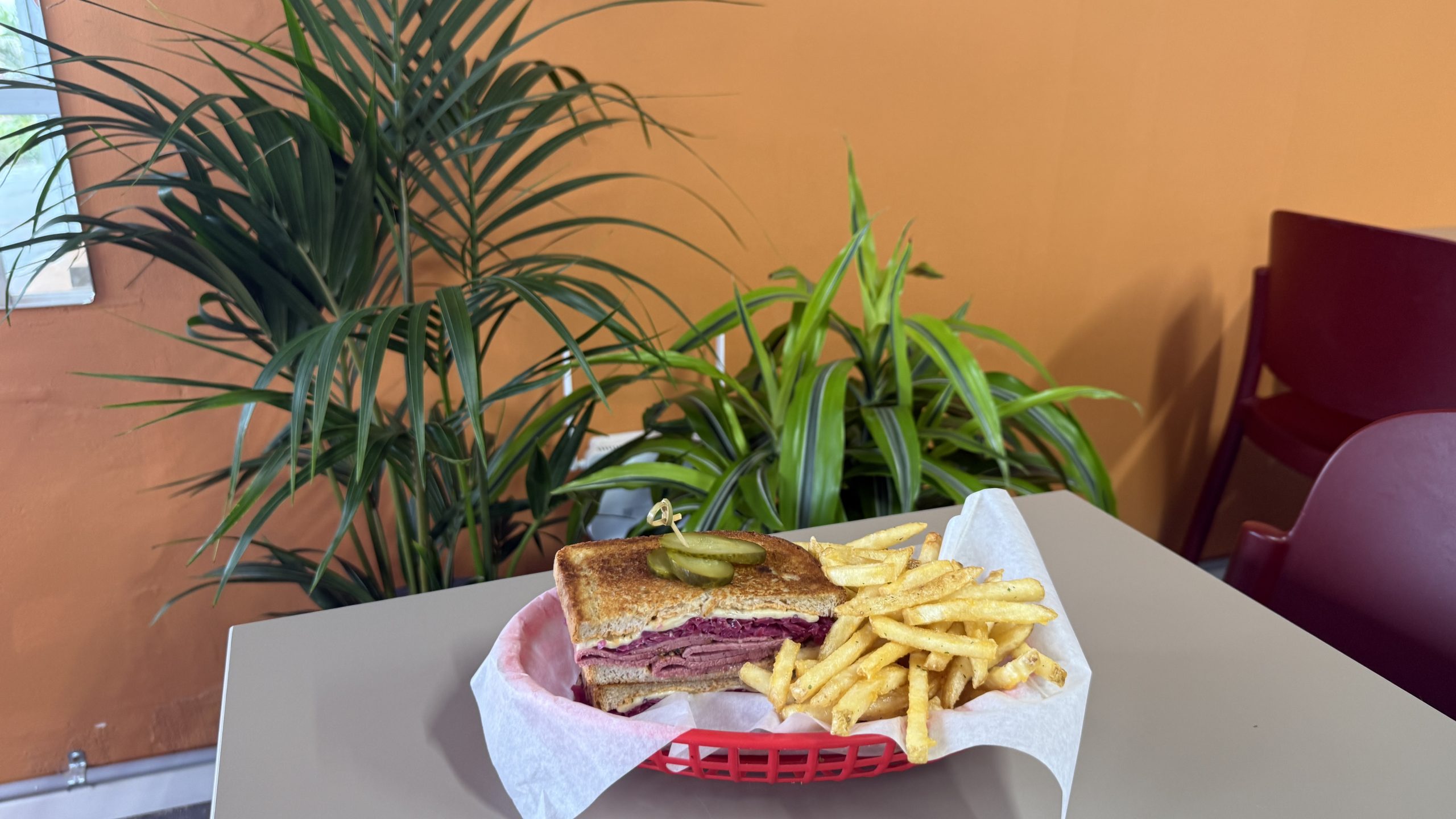 The Sandwichery Reuben Sandwich - An Avid Traveller