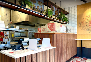 Pizza Hut place picture